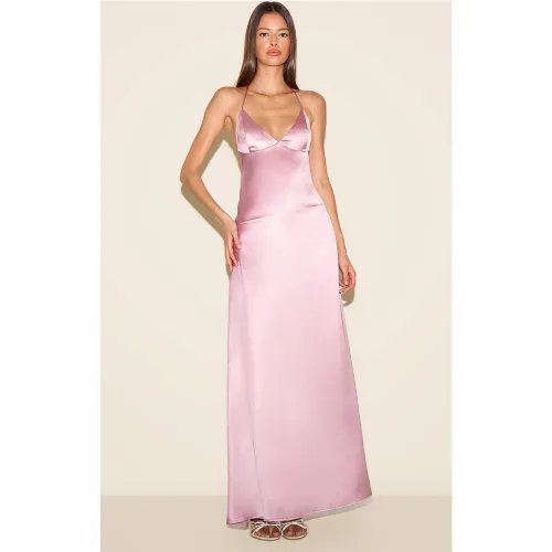 Robe longue style nuisette satinée à dos échancré - PrettyLittleThing - Modalova