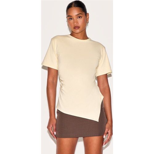 T-shirt en coton froncé sur les côtés à ourlet asymétrique - PrettyLittleThing - Modalova