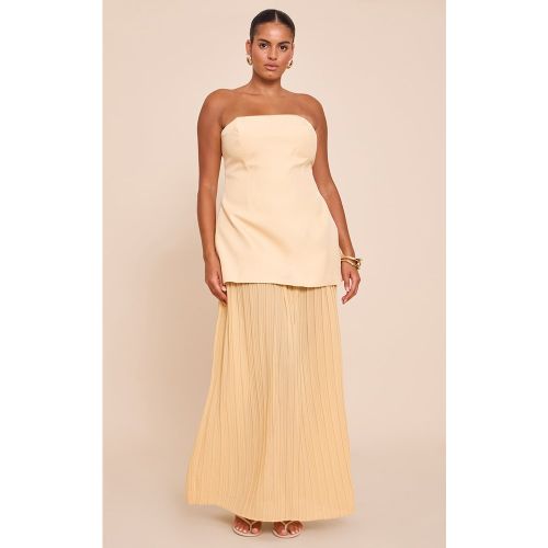 Plus Robe bustier longue en mousseline de soie jaune beurre à partie jupe plissée - PrettyLittleThing - Modalova