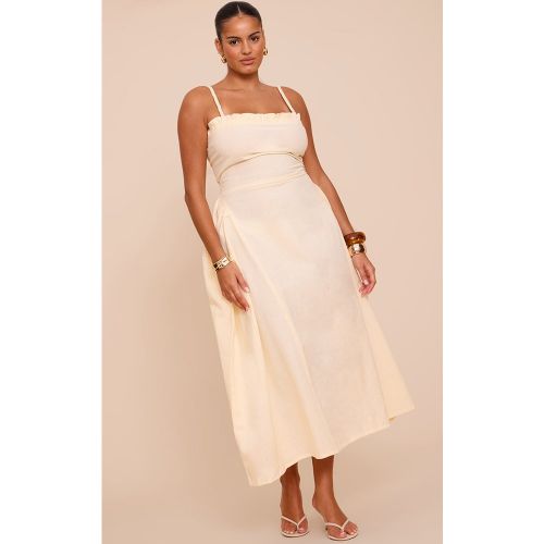 Plus Robe mi-longue texturée à bretelles tressés et détails en V sur la taille | Taille 44 - PrettyLittleThing - Modalova