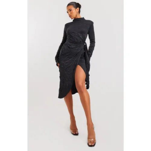 Robe mi-longue crêpée à col montant et jupe portefeuille - PrettyLittleThing - Modalova