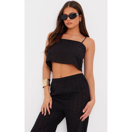 Crop top brodé à bretelles - PrettyLittleThing - Modalova