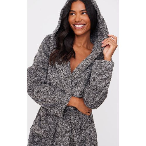 Robe de chambre duveteuse à capuche - PrettyLittleThing - Modalova