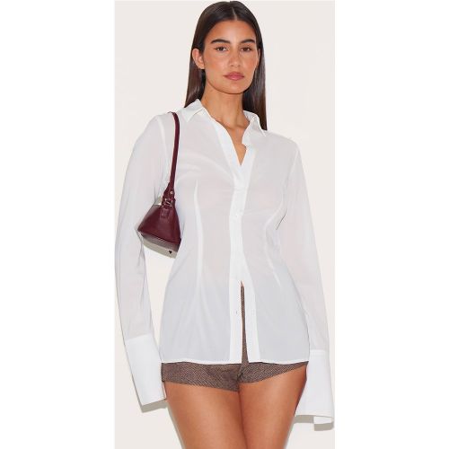 Chemise ajustée en mousseline de soie blanche | Taille 44 - PrettyLittleThing - Modalova