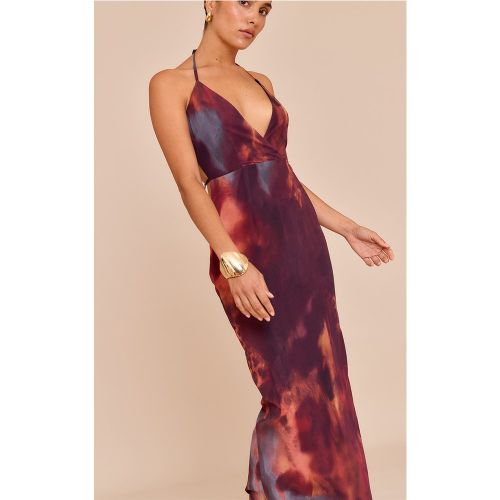 Petite Robe longue imprimé à dos nu ouvert - PrettyLittleThing - Modalova