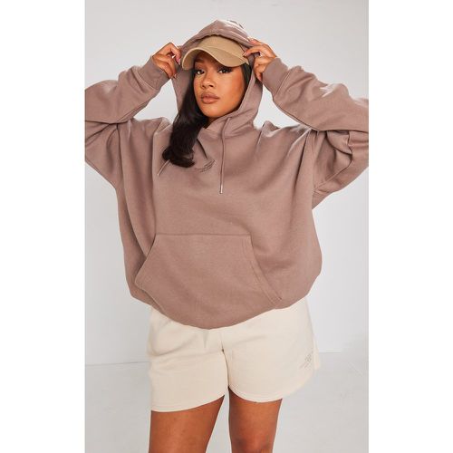 Plus Hoodie oversize marron chocolat à slogan - PrettyLittleThing - Modalova