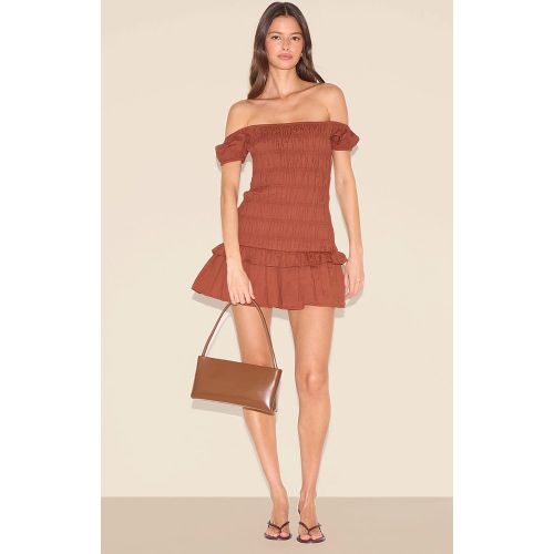 Robe trapèze Bardot à détails froncés - PrettyLittleThing - Modalova
