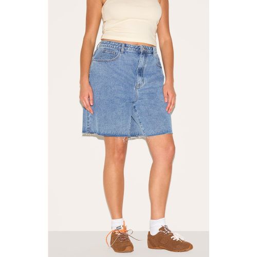 Short en jean boyfriend bleu délavé moyen grande taille - PrettyLittleThing - Modalova