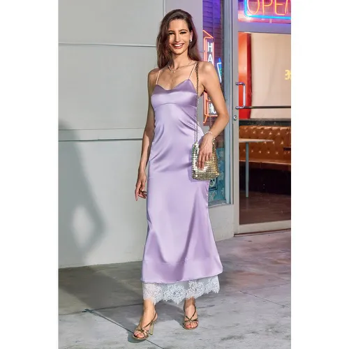 Robe maxi en satin à col en V et dentelle - CUPSHE - Modalova