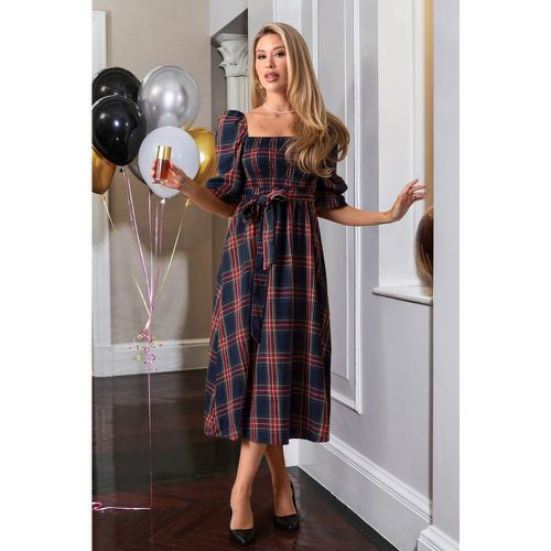 Robe maxi avec ceinture à smocks en carreaux - CUPSHE - Modalova