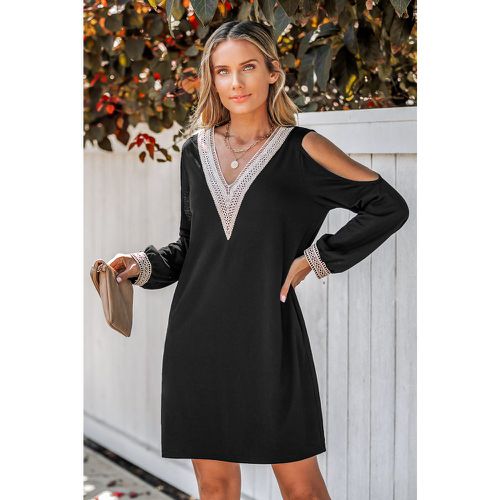 Robe courte à col en V en broderie - CUPSHE - Modalova