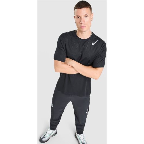 Nike T-shirt AeroSwift - Noir, Noir - Nike - Modalova