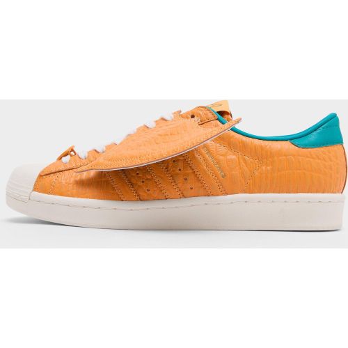 X Pokémon Superstar Vintage 'Charizard' - adidas Originals - Modalova