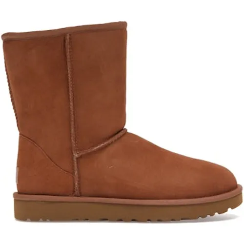 Classic Short II Boot Chestnut (Women's) - Ugg - Modalova