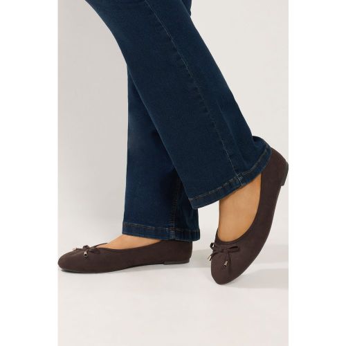 Faux Leather Ballet Flats In Wide E & Extra Wide Eee Fit Size 39E - Yours - Modalova