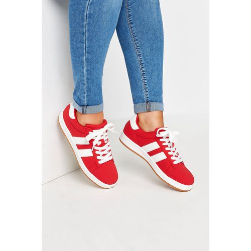 Red Padded Lace Up Trainers In Wide E Fit - Yours - Modalova