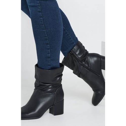 Black Faux Leather Slouch Ankle Boots In Wide E Fit - Yours - Modalova