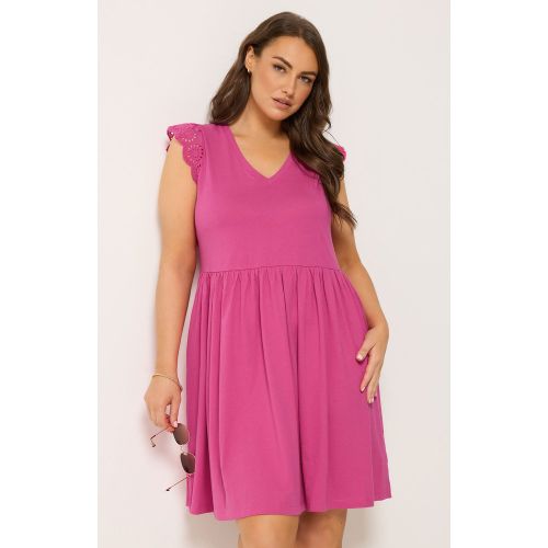 Robe À Basque Rose En Broderie Anglaise Size 58-60 - Yours - Modalova