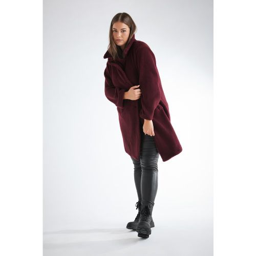 Manteau Midi Fausse Fourrure Rouge Vin Size 50-52 - Yours - Modalova