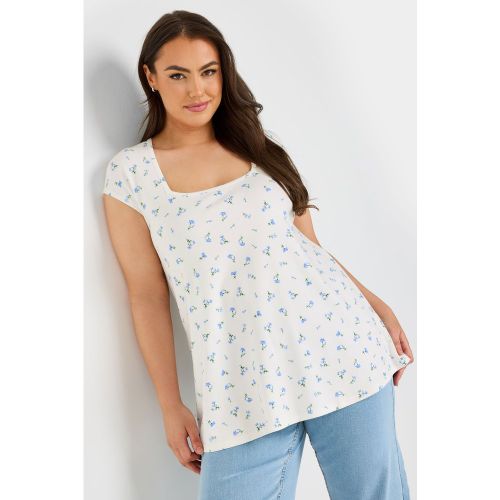 Top Blanc Floral Bleu Volanté Encolure Carrée Size 50-52 - Yours - Modalova