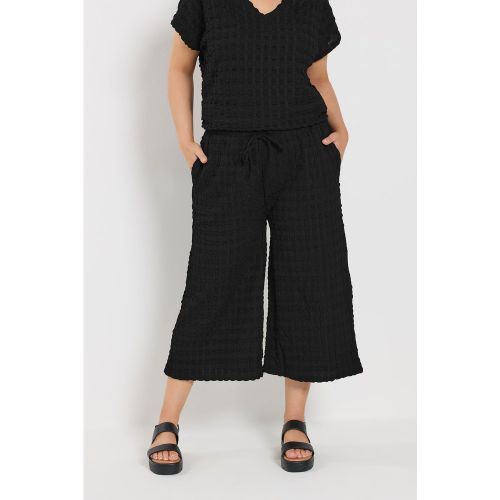 Pantalon Court Texturé Effet Bulles Noir Size 58-60 - Yours - Modalova