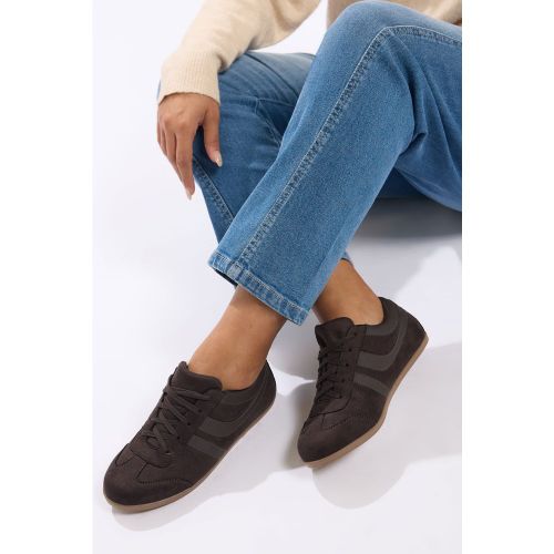 Baskets Basses Marron À Rayures Rétro, Coupe Extra Large Eeesize 37EEE - Yours - Modalova