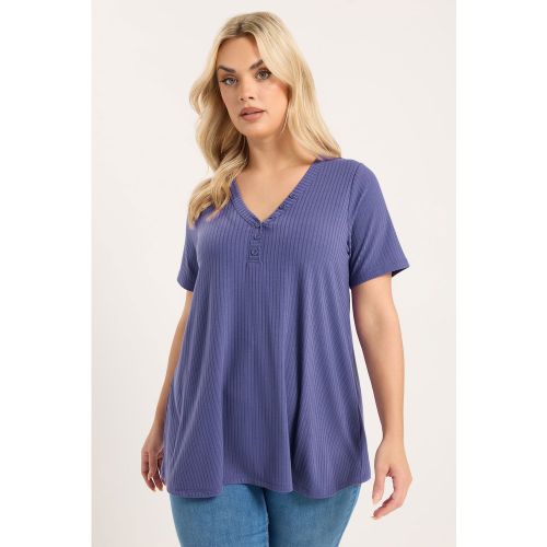 Tshirt À Encolure Boutonnée Et Manches Courtes Violet Size 46 - Yours - Modalova