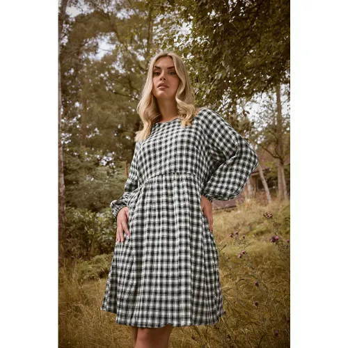 Robe À Smocks Texturée À Carreaux Noirs Size 46 - Yours - Modalova