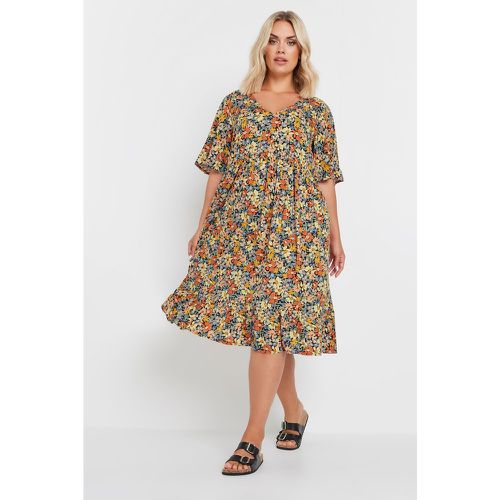 Robe Volantée Multi Floral Smocké , Grande Taille & Courbes - Yours - Modalova