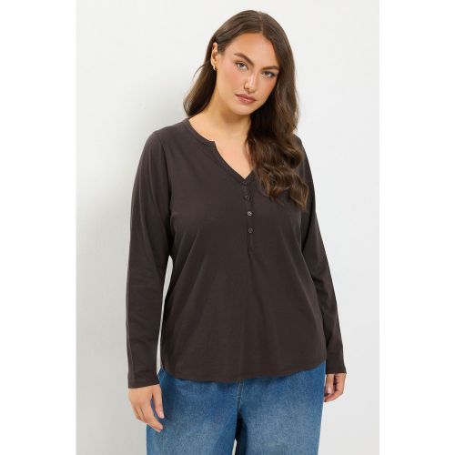 Tshirt À Manches Longues Et Encolure Boutonnée Marron Chocolat Size 48 - Yours - Modalova