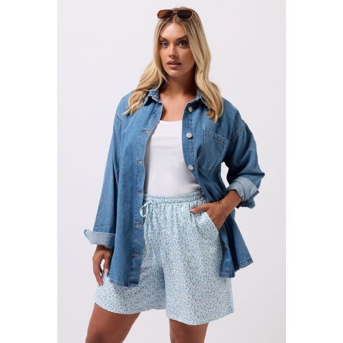 Short Texturé Bleu À Petites Fleurs Size 50-52 - Yours - Modalova
