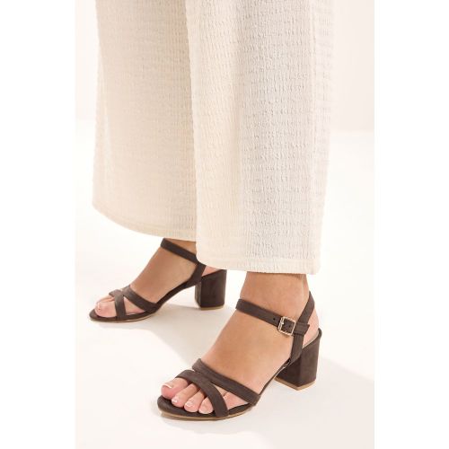 Sandales À Talons Carrés Mihauts En Suédine Marron, Coupe Large E Et Coupe Extra Large Eeesize 42EEE - Yours - Modalova