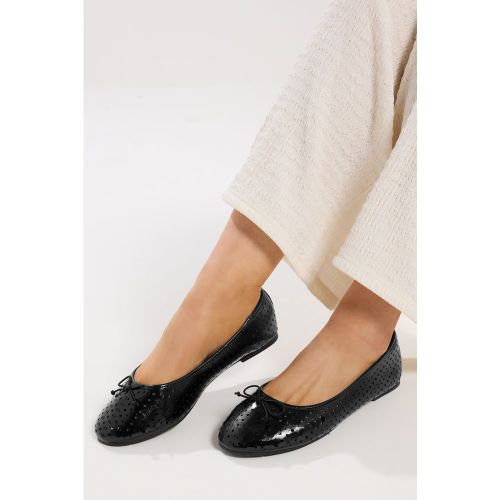 Ballerines Noires Ajourées En Similicuir Coupe Large Esize 38E - Yours - Modalova