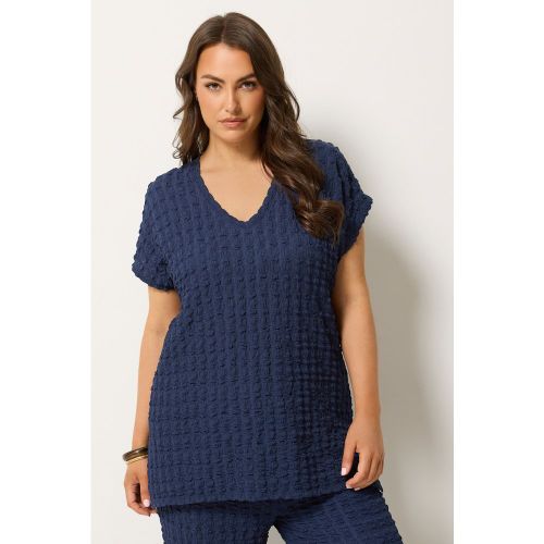 Tshirt Texturé Façon Bulles Bleu Marine Size 48 - Yours - Modalova