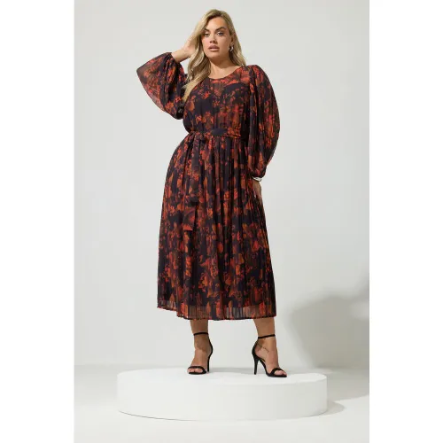 Robe Plissée Rouge À Fleurs Floues Size 58-60 - Yours London - Modalova