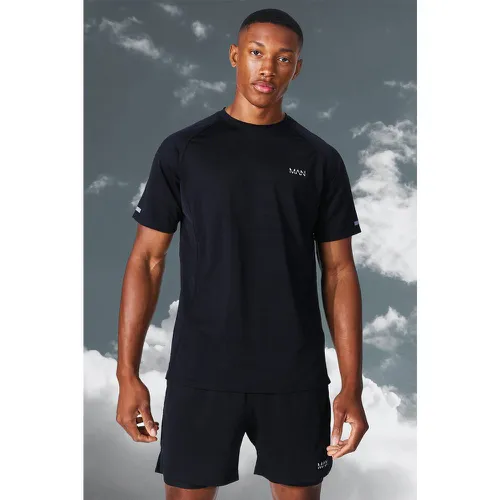 T-shirt collection lightweight - MAN Active homme - S - Boohooman - Modalova