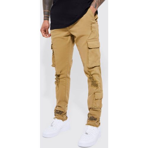 Pantalon cargo brodé - 30 - Boohooman - Modalova