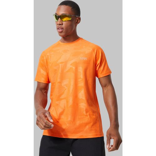 T-shirt de sport performance imprimé camouflage - MAN Active homme - XS - Boohooman - Modalova