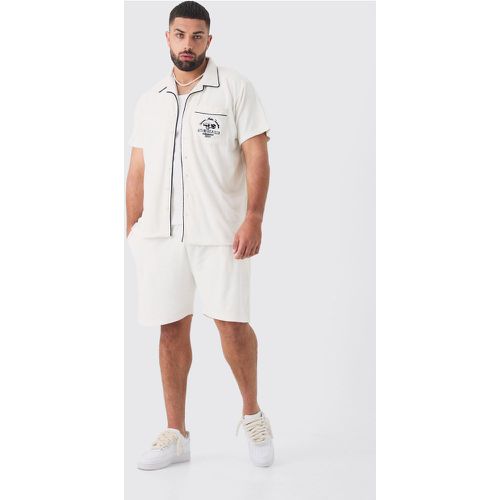 Grande taille - Ensemble avec chemise en tissu éponge et short - XXXL - Boohooman - Modalova