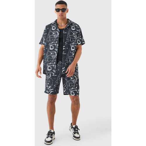 Ensemble oversize à imprimé graffiti avec chemise plissée et short - S - Boohooman - Modalova