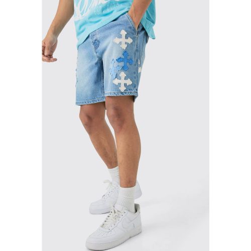 Short slim en jean à écussons - 28 - Boohooman - Modalova
