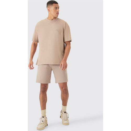 Oversized Extended Neck Official Man Embossed T-shirt And Relaxed Short Set - Boohooman - Modalova