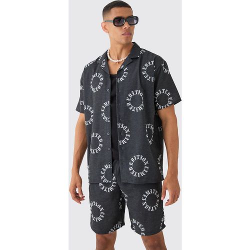 Ensemble oversize en lin à monogramme avec chemise et short - S - Boohooman - Modalova