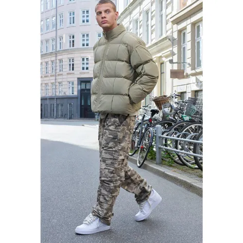 Pantalon cargo large à imprimé camouflage - 28 - Boohooman - Modalova