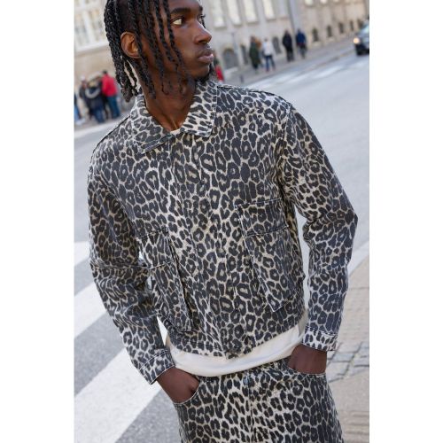 Veste oversize courte en jean - XL - Boohooman - Modalova
