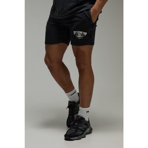 Short de sport délavé à slogan One More - MAN Active - S - Boohooman - Modalova