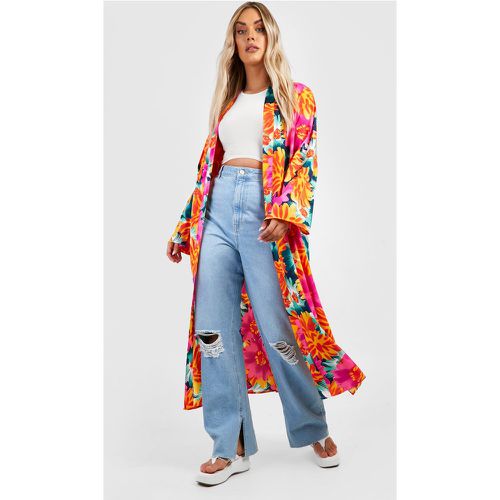 Grande Taille - Kimono Fleuri Long - 50 - boohoo - Modalova