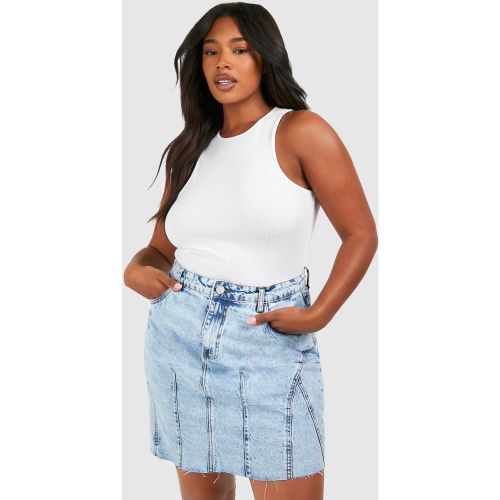 Grande Taille - Mini-Jupe Basique En Jean - 50 - boohoo - Modalova