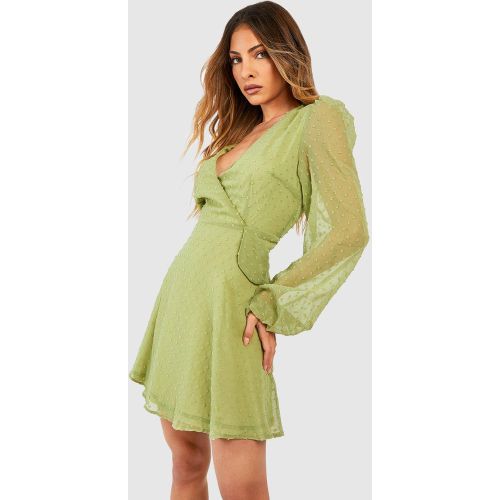 Robe Portefeuille Courte En Plumetis À Manches Tombantes - 42 - boohoo - Modalova