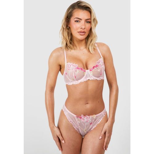 Ensemble De Lingerie Cerise Avec Soutien-Gorge Et Culotte - /Coquille D'Œuf - M, /Coquille D'Œuf - boohoo - Modalova